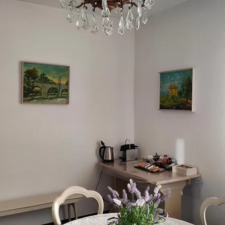 Alojamento de Acomodação e Pequeno-almoço Petit Dejeuner