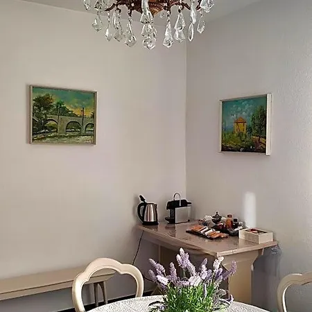 Petit Déjeuner Bed & Breakfast